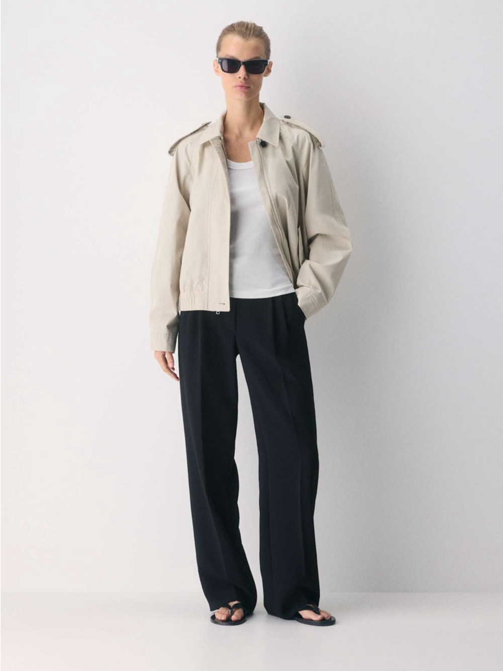 Aritzia The Effortless Pant™ Lo-Rise - Crepette™ — same day shipping